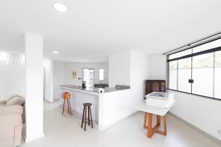 Sala/Cozinha de casa para alugar com 2 quartos, 320m² em Guaratiba, Rio de Janeiro