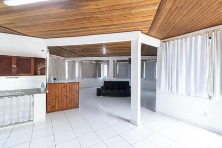 Casa para alugar com 320m², 2 quartos e 2 vagasEdicula