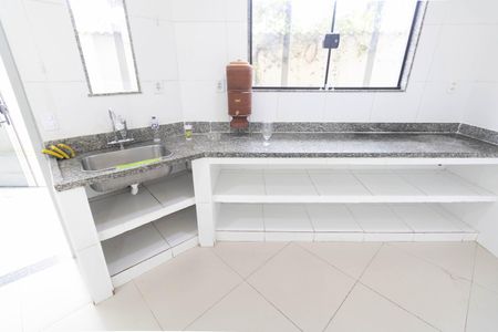 Casa para alugar com 320m², 2 quartos e 2 vagasSala/Cozinha