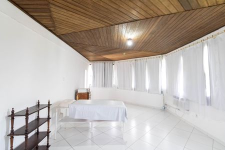 Casa para alugar com 320m², 2 quartos e 2 vagasEdicula