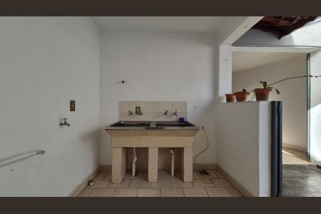 Casa para alugar com 256m², 3 quartos e 2 vagas Casa para alugar com 256m², 3 quartos e 2 vagasÁrea de Serviço 2