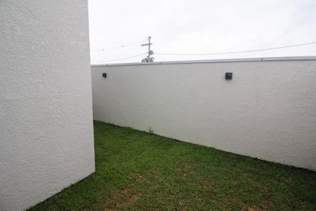 Casa de condomínio à venda com 95m², 3 quartos e 2 vagas Casa de condomínio à venda com 95m², 3 quartos e 2 vagasQuintal