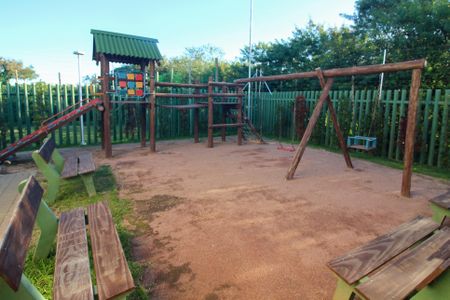 Casa de condomínio à venda com 95m², 3 quartos e 2 vagas Casa de condomínio à venda com 95m², 3 quartos e 2 vagasÁrea comum - Playground