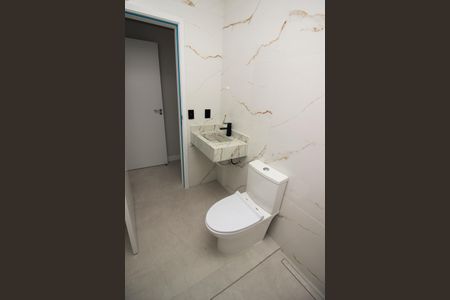 Casa de condomínio à venda com 95m², 3 quartos e 2 vagas Casa de condomínio à venda com 95m², 3 quartos e 2 vagasBanheiro da Suíte