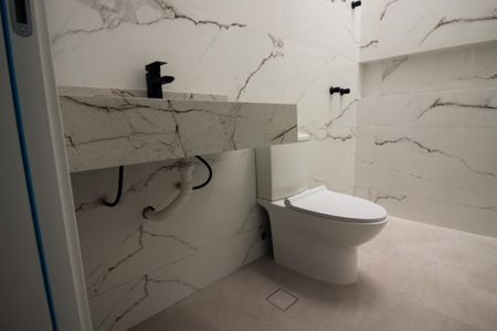 Casa de condomínio à venda com 95m², 3 quartos e 2 vagas Casa de condomínio à venda com 95m², 3 quartos e 2 vagasBanheiro Social