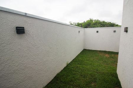 Casa de condomínio à venda com 95m², 3 quartos e 2 vagas Casa de condomínio à venda com 95m², 3 quartos e 2 vagasQuintal