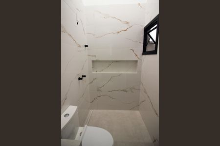 Casa de condomínio à venda com 95m², 3 quartos e 2 vagas Casa de condomínio à venda com 95m², 3 quartos e 2 vagasBanheiro da Suíte