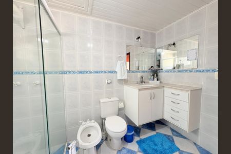 Casa de condomínio para alugar com 400m², 3 quartos e 3 vagasBanheiro da Suíte 