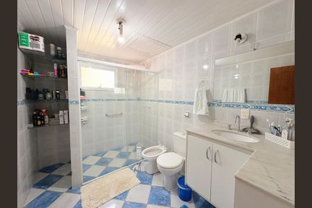 Casa de condomínio para alugar com 400m², 3 quartos e 3 vagasBanheiro da Suíte 