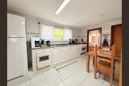 Casa de condomínio para alugar com 400m², 3 quartos e 3 vagasCozinha