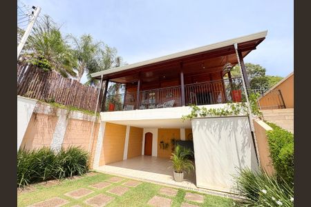 Casa de condomínio para alugar com 400m², 3 quartos e 3 vagasFachada da Casa
