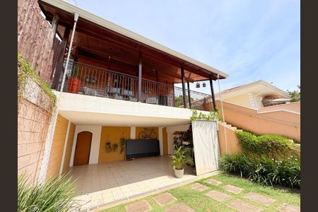 Casa de condomínio para alugar com 400m², 3 quartos e 3 vagasFachada da Casa