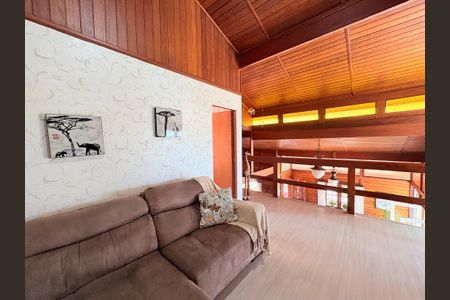 Casa de condomínio para alugar com 400m², 3 quartos e 3 vagasSaleta