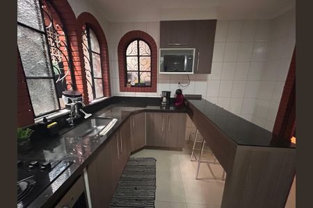 Casa à venda com 107m², 3 quartos e 2 vagas Casa à venda com 107m², 3 quartos e 2 vagasCozinha