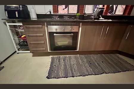 Casa à venda com 107m², 3 quartos e 2 vagas Casa à venda com 107m², 3 quartos e 2 vagasCozinha