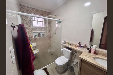 Casa à venda com 107m², 3 quartos e 2 vagas Casa à venda com 107m², 3 quartos e 2 vagasBanheiro 2