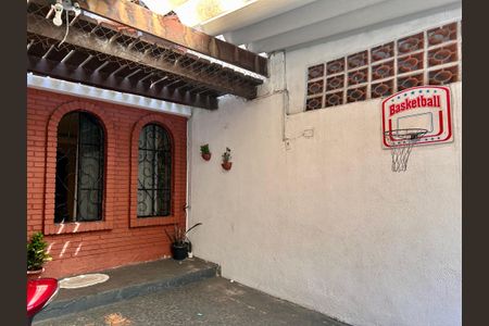 Casa à venda com 107m², 3 quartos e 2 vagas Casa à venda com 107m², 3 quartos e 2 vagasÁrea Externa