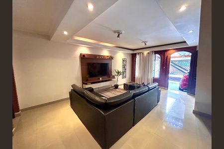 Casa à venda com 107m², 3 quartos e 2 vagas Casa à venda com 107m², 3 quartos e 2 vagasSala