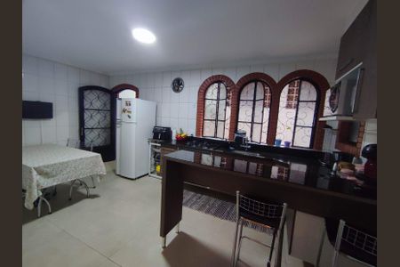Casa à venda com 107m², 3 quartos e 2 vagas Casa à venda com 107m², 3 quartos e 2 vagasCozinha