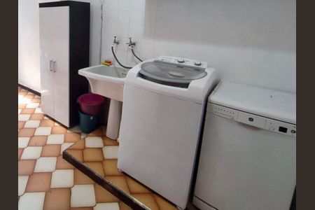 Casa à venda com 107m², 3 quartos e 2 vagas Casa à venda com 107m², 3 quartos e 2 vagasÁrea de Serviço