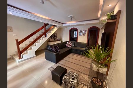 Casa à venda com 107m², 3 quartos e 2 vagas Casa à venda com 107m², 3 quartos e 2 vagasSala