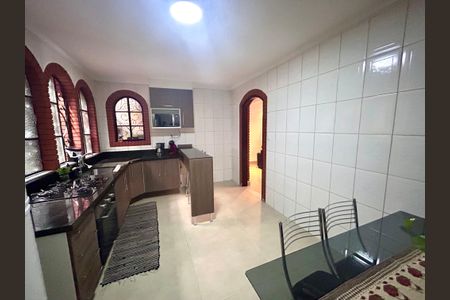 Casa à venda com 107m², 3 quartos e 2 vagas Casa à venda com 107m², 3 quartos e 2 vagasCozinha