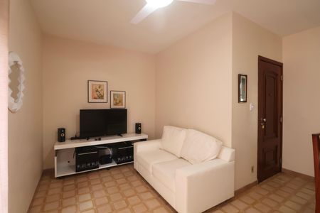 Sala de apartamento para alugar com 3 quartos, 76m² em Jardim Belmar, Guarujá