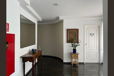 Apartamento para alugar com 100m², 2 quartos e 1 vagaHall social