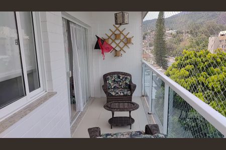 Apartamento à venda com 206m², 4 quartos e 2 vagasVaranda