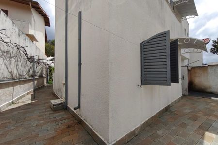 Casa à venda com 445m², 5 quartos e 5 vagasQuintal 