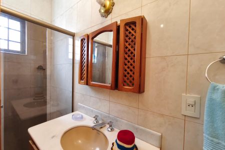 Casa à venda com 445m², 5 quartos e 5 vagasBanheiro Suíte 4