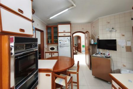 Casa à venda com 445m², 5 quartos e 5 vagasCozinha