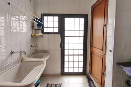 Casa à venda com 445m², 5 quartos e 5 vagasÁrea de Serviço