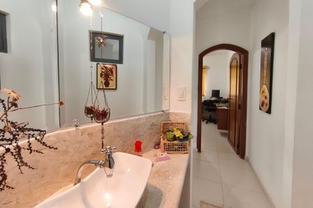 Casa à venda com 445m², 5 quartos e 5 vagasLavabo