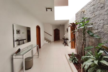 Casa à venda com 445m², 5 quartos e 5 vagasHall de entrada