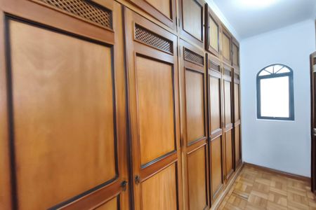 Casa à venda com 445m², 5 quartos e 5 vagasQuarto Suíte 5