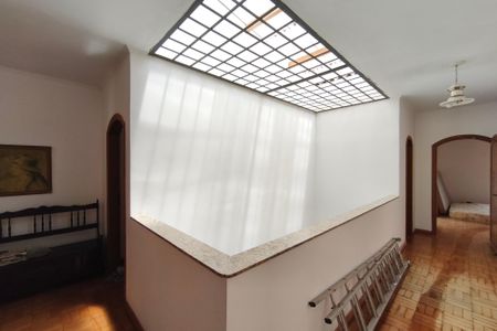 Casa à venda com 445m², 5 quartos e 5 vagasCorredor - Quartos