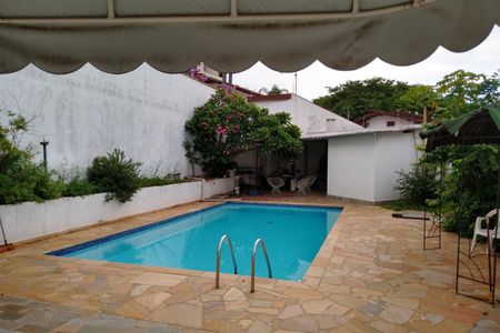 Casa à venda com 445m², 5 quartos e 5 vagasQuintal - Piscina