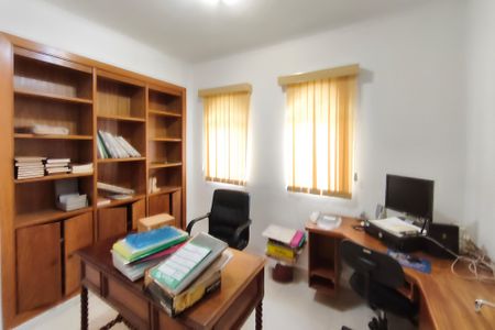 Casa à venda com 445m², 5 quartos e 5 vagasEscritório