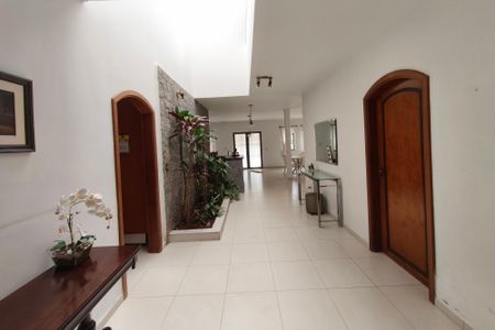 Casa à venda com 445m², 5 quartos e 5 vagasHall de entrada