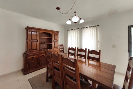 Casa à venda com 445m², 5 quartos e 5 vagasSala de Jantar