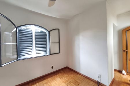 Casa à venda com 445m², 5 quartos e 5 vagasQuarto Suíte 4