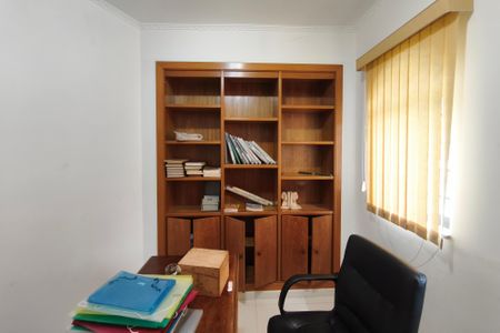 Casa à venda com 445m², 5 quartos e 5 vagasEscritório