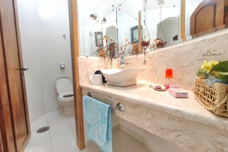 Casa à venda com 445m², 5 quartos e 5 vagasLavabo