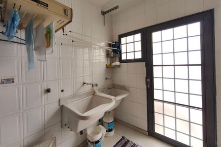 Casa à venda com 445m², 5 quartos e 5 vagasÁrea de Serviço