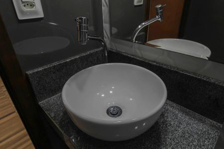 Casa à venda com 100m², 3 quartos e 2 vagasBanheiro da Suíte