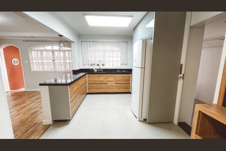 Casa à venda com 100m², 2 quartos e 2 vagasCozinha