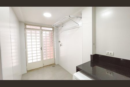 Casa à venda com 100m², 2 quartos e 2 vagasÁrea de Serviço