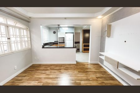 Casa à venda com 100m², 2 quartos e 2 vagasSala