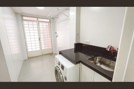Casa à venda com 100m², 2 quartos e 2 vagasÁrea de Serviço